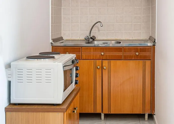 Anna's View Stegna *